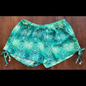 H&m swim 🌴 cover up shorts with pendants